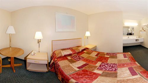 Econo Hotel