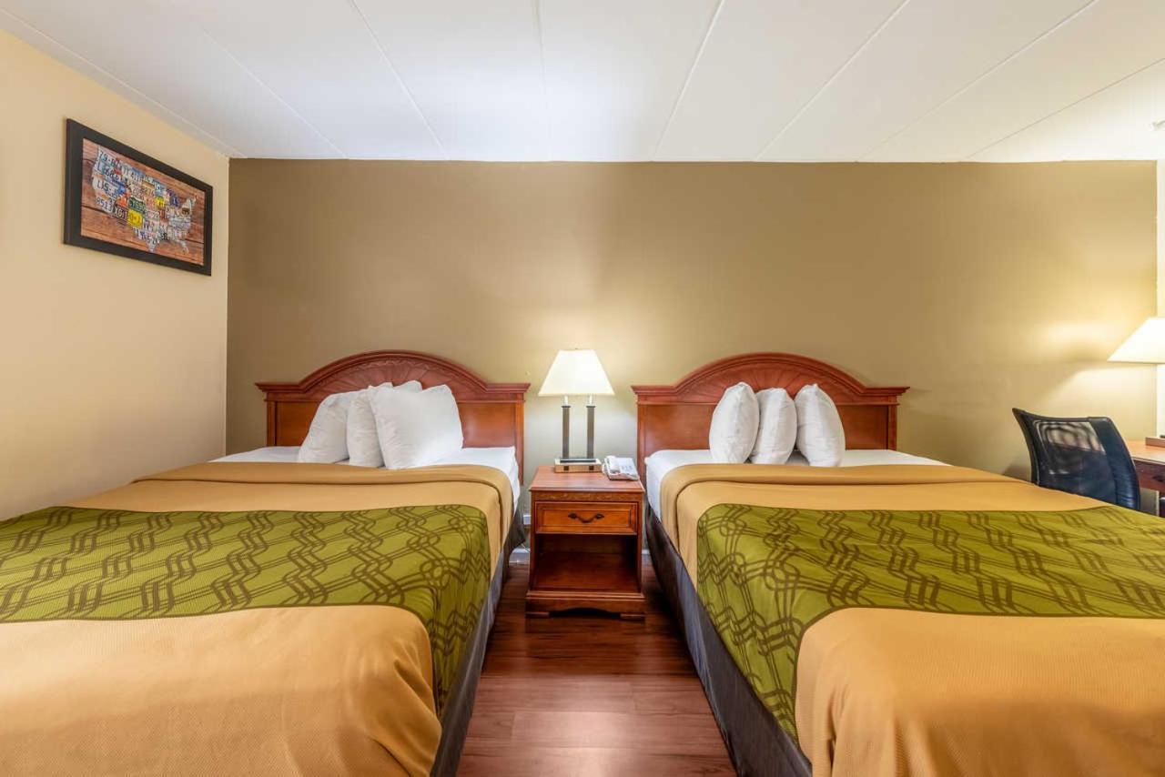 Econo Hotel